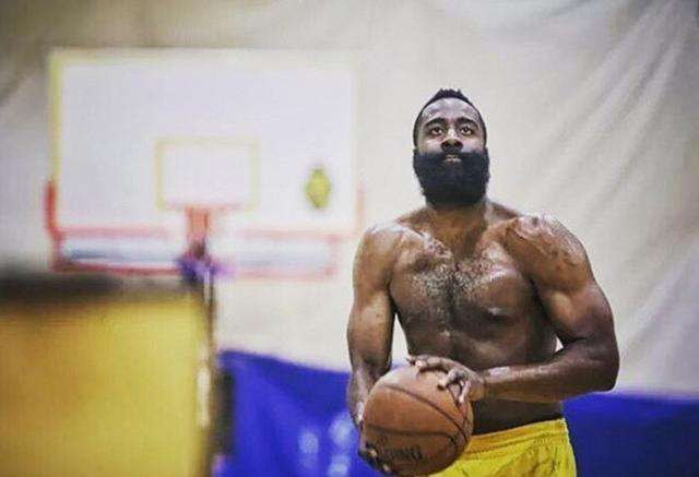 nba球星为什么纹身不可怕(有些NBA巨星为何不纹身？看看这些硬汉怎么回答，哈登理由太可爱)