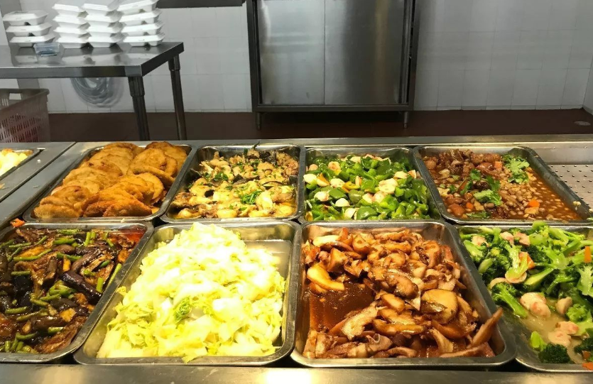 某大学“阴间食堂”火了，如同在墓地用餐，学生：艺术不能接地府