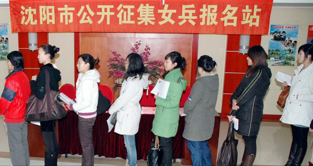 大学生想“考军校”和“考研”，大一去当兵比较合适，望周知