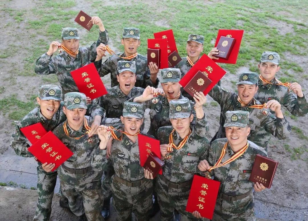 大学时期入伍优势多，有些事情建议提前了解，学生要谨慎考虑