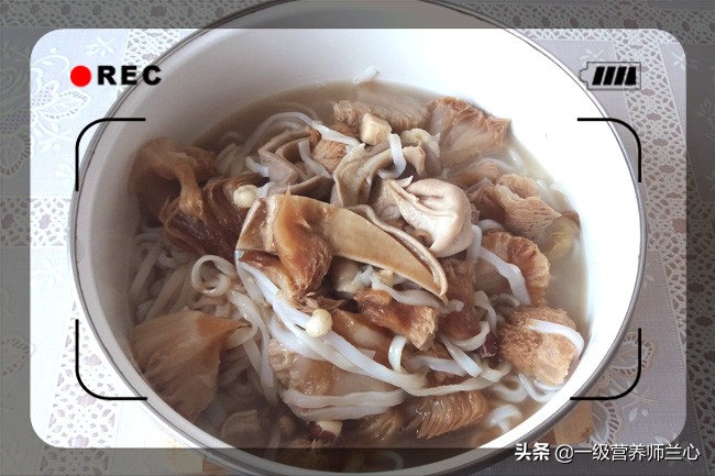 冬天养胃有妙招，猴头菇制成3道菜，孩子说好吃，老公说暖胃