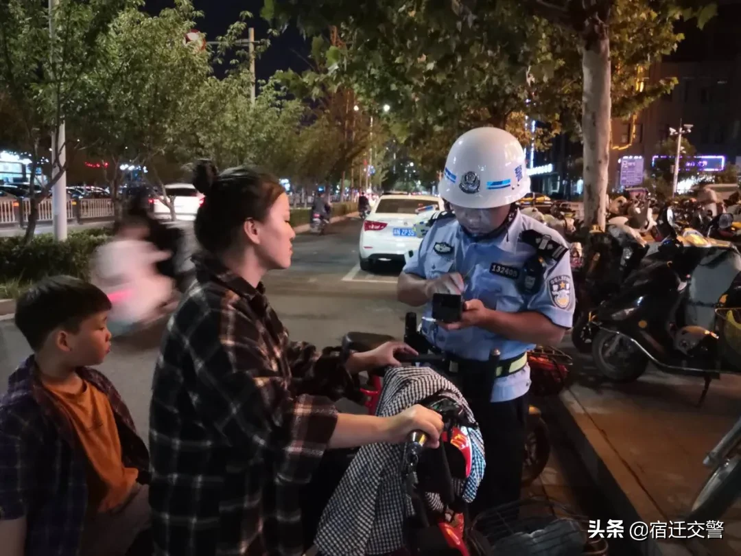 注意了！监控抓拍、夜间突击检查、实名曝光驾乘电动自行车时未戴安全头盔人员