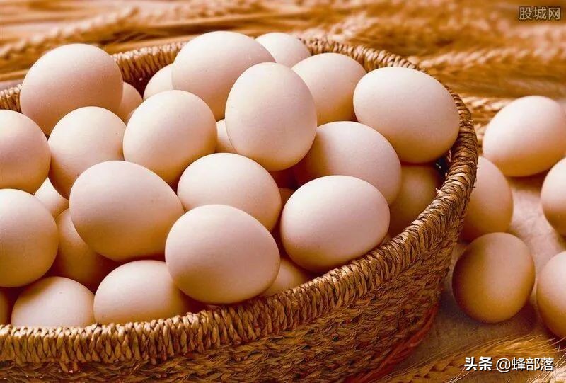 今日鸡蛋价格稳中有降，但是价格仍然持续高位，上涨原因已经找到