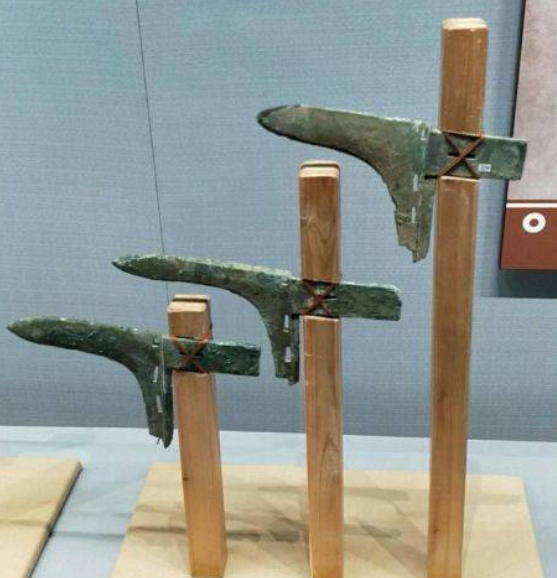 春秋战国士兵经常用的戈,戟,为何以后没有使用?原来和战车有关