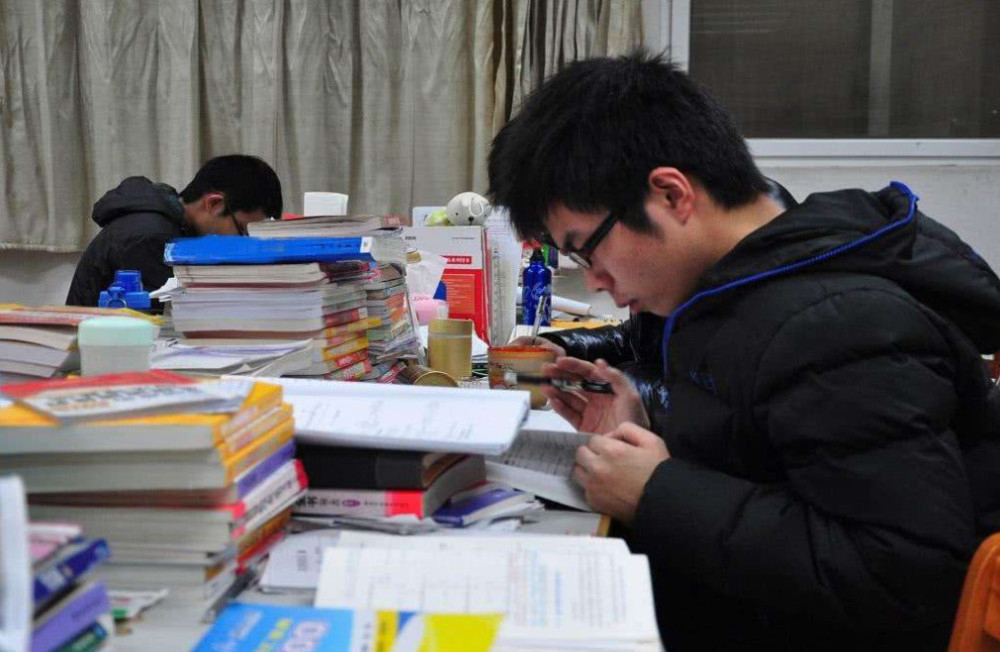 学霸公布日常作息表，时间管理堪称典范，原来这就是考名校的原因