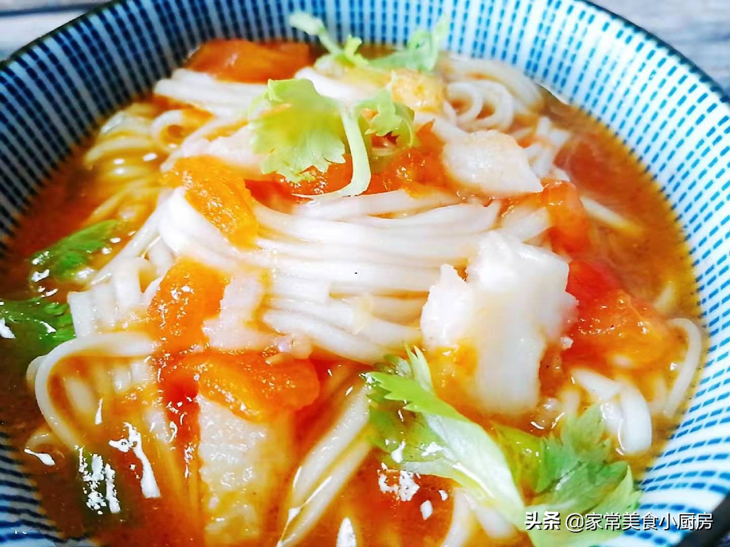 教你做便宜又美味的番茄巴沙鱼，鲜美不腥又无刺，适合孩子吃