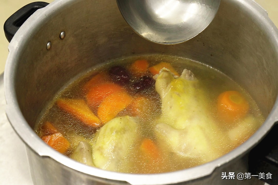 鴿子湯怎么燉,鴿子湯怎么燉好喝又營養(yǎng)