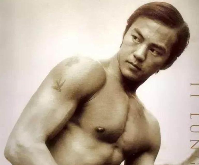 功夫巨星王羽：一代明星沦为失智老人，女儿却说：最好别清醒