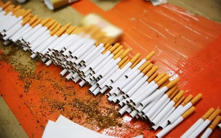 小县城造假烟，一年出口4000亿支垄断欧美市场，美国FBI亲自打假