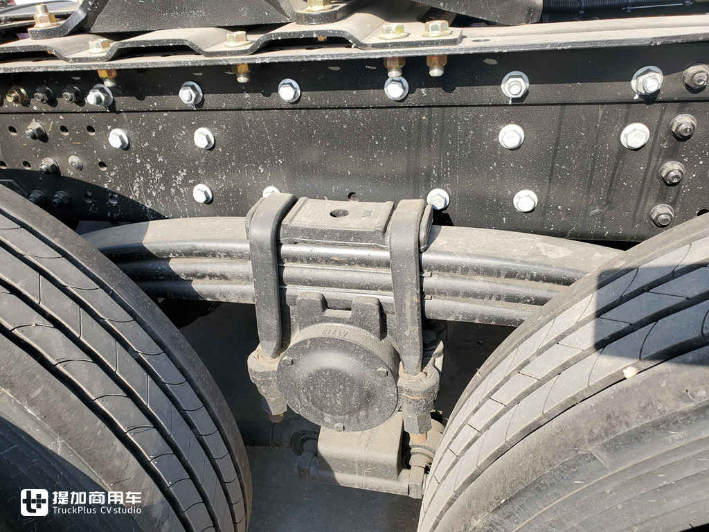 售价不到28万，欧曼GTL推出质享版牵引车，到底都有啥配置？
