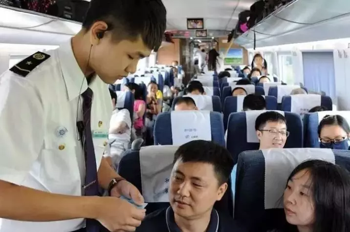 铁路在北票直招一批长期合同制：高铁乘务，铁路电工，铁路信号，火车司机等学员年龄17-25周岁，限招16名