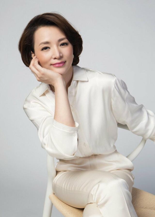 央視10大美女主持人，個(gè)個(gè)才貌雙全，董卿知性，海霞端莊
