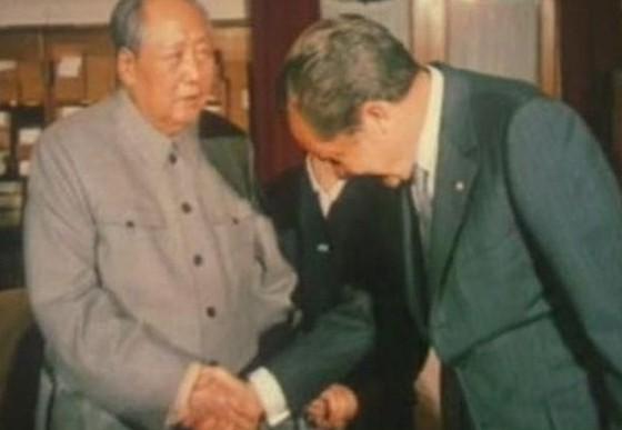 领袖毛泽东，人民怀念您