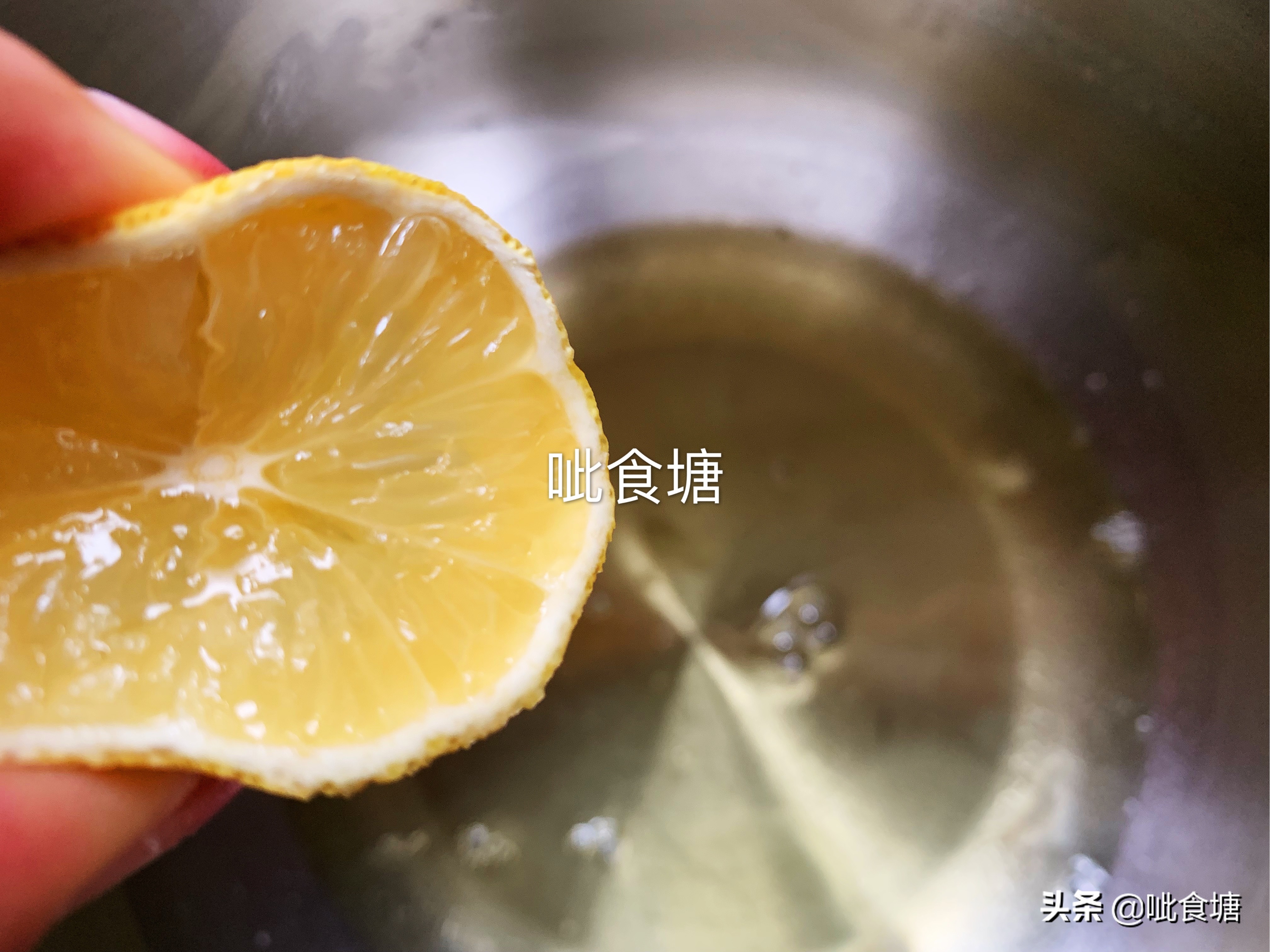 电饭煲做蛋糕，不回缩不开裂，做法简单又松软，实用技巧全在这里