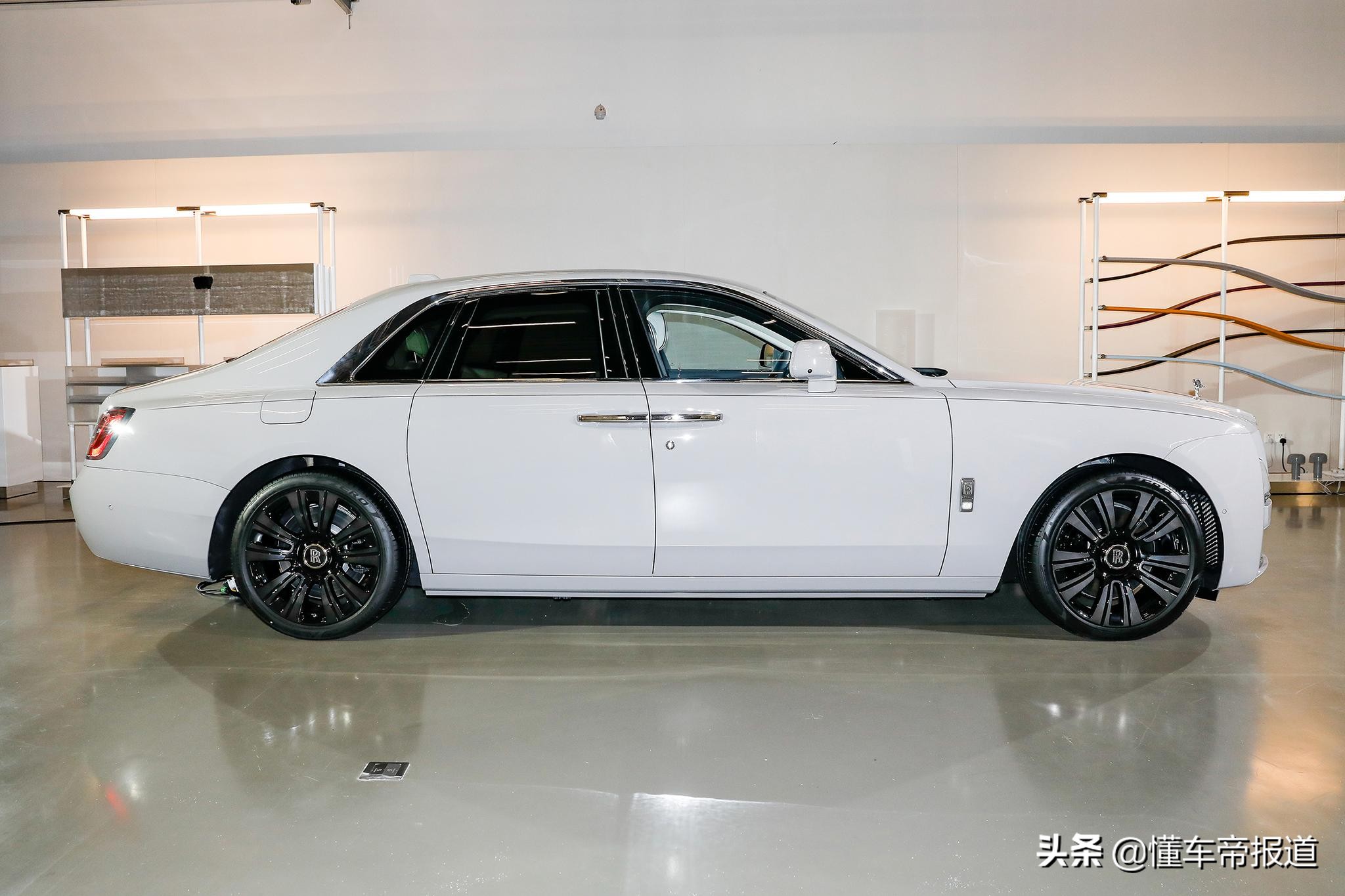 新车 </p><p>　　 售价473万元起 劳斯莱斯全新古思特正式上市
