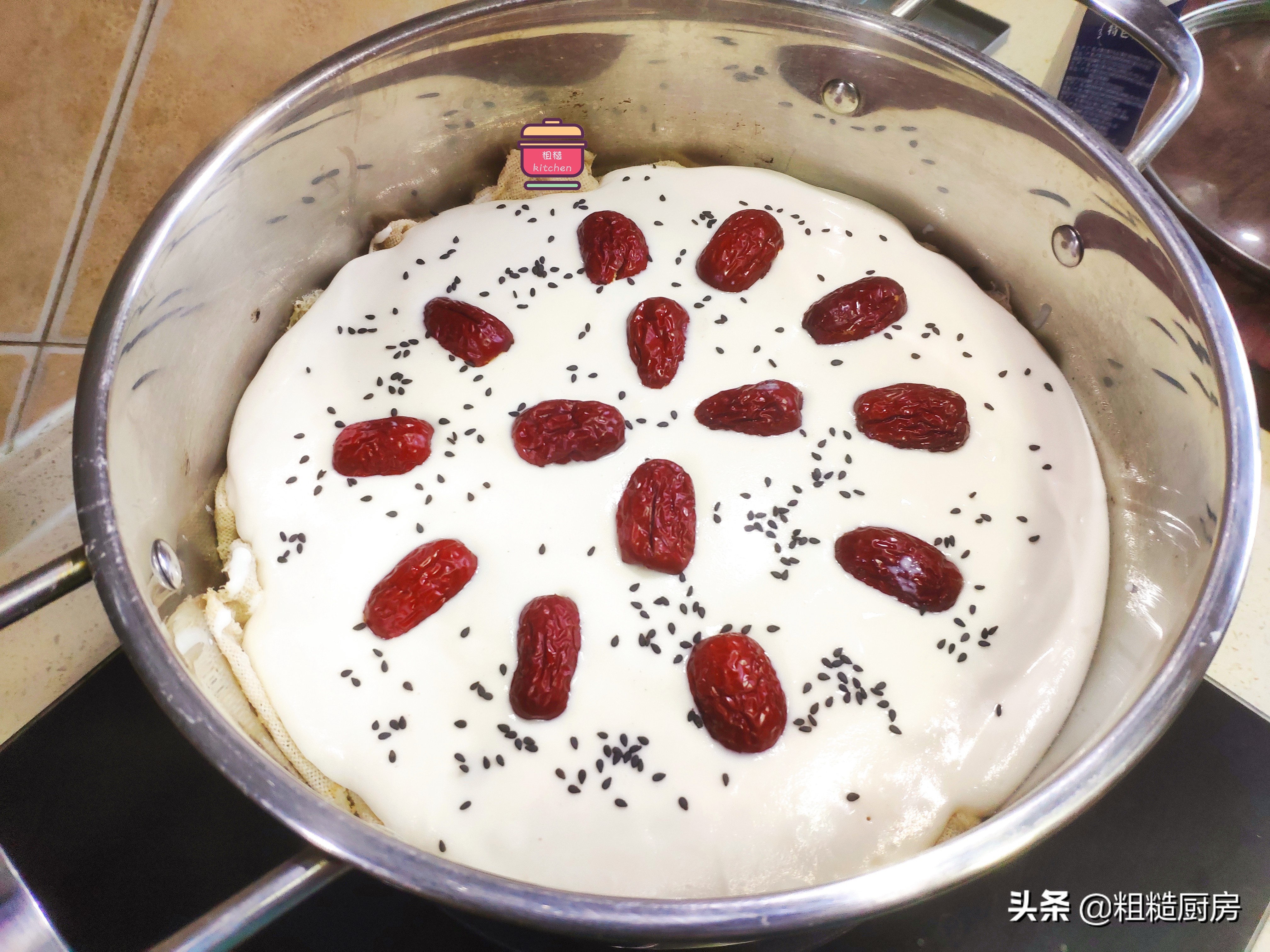 孩子开学了，早餐用大米蒸发糕，不加1滴水，松软香甜，营养丰富