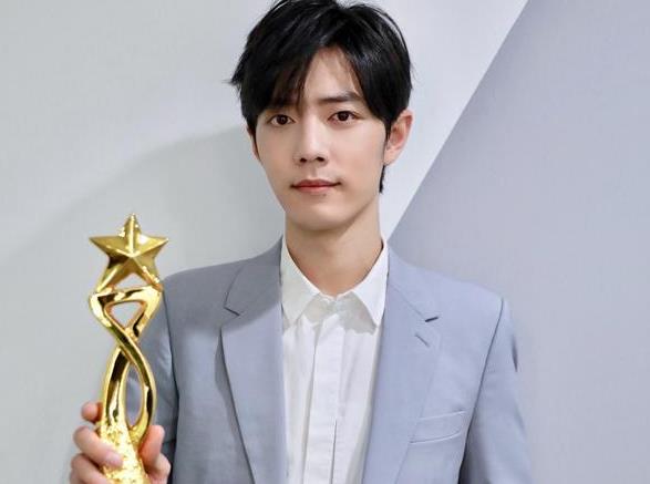 明星频繁登上高考模拟卷，送分题也甘愿选错，学生和家长争吵不休