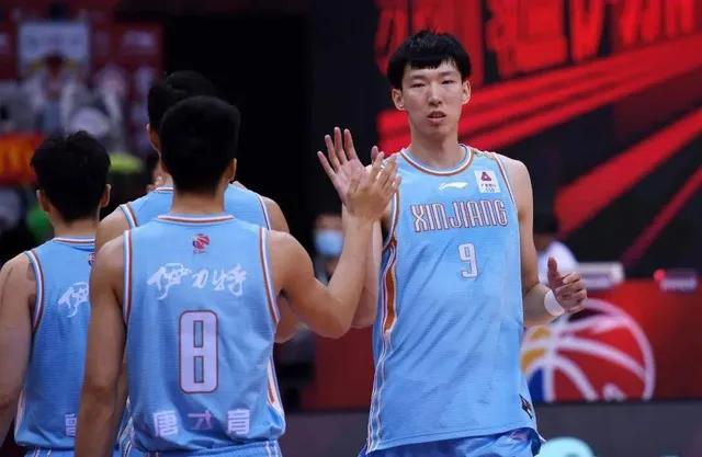 周琦nba为什么不上场(自废一年！周琦发文宣布退出CBA新赛季，名记曝内幕引发争议)