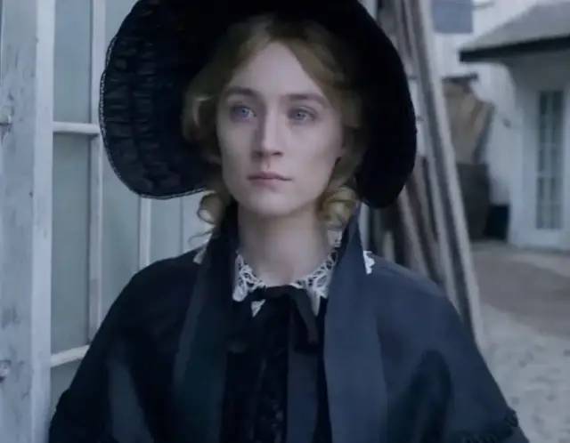 都在关注《菊石》的大尺度，其实更该看到，那个时代对女性的不公