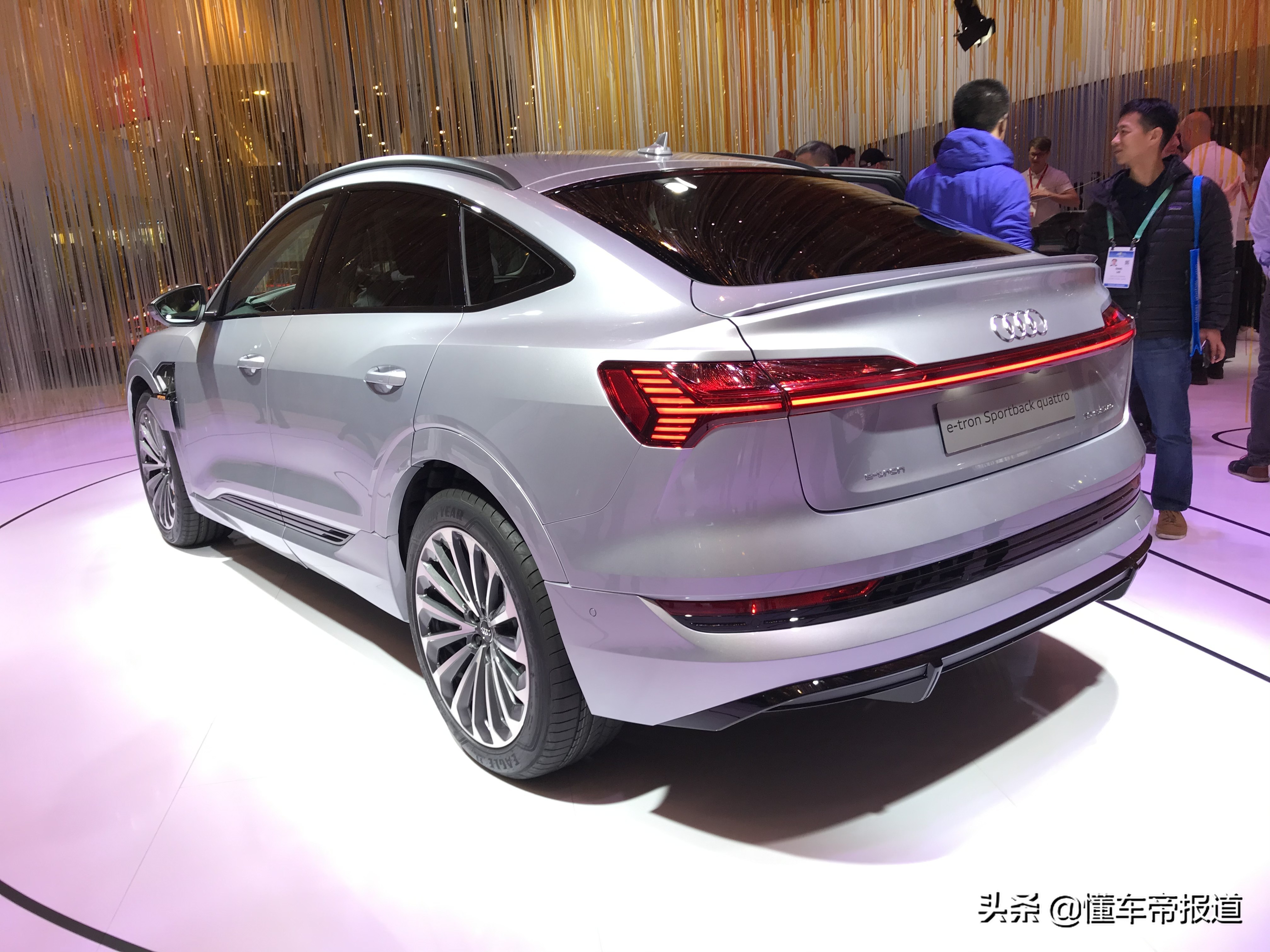新车 | 原装进口电动轿跑SUV！奥迪e-tron Sportback亮相上海车展