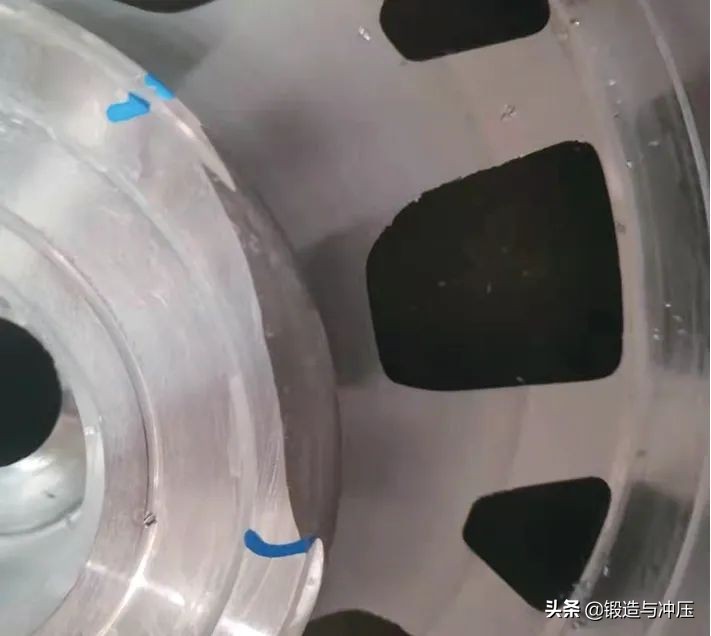 铝合金车轮锻件缺陷分析与控制