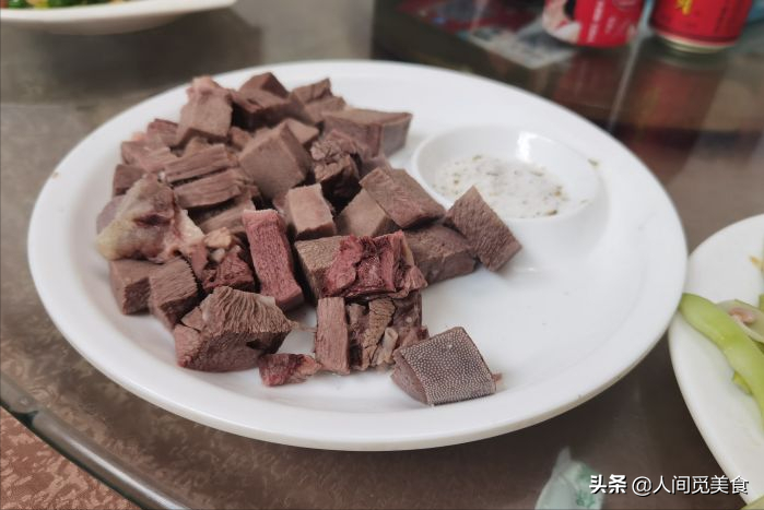 临沂排名第一的小吃店，店里只卖一道菜，山东人驱车2小时赶来吃