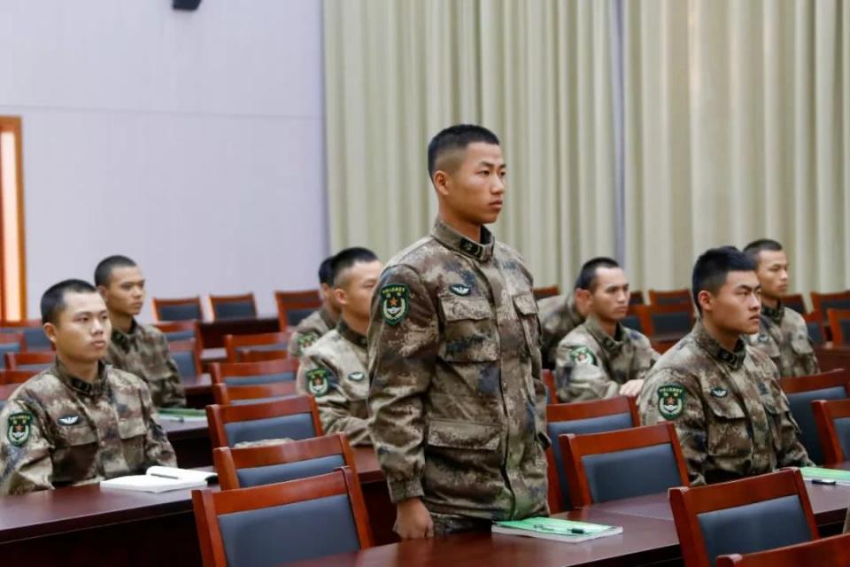 直招士官，270余个通用专业！覆盖范围广，学历不同，待遇差距大