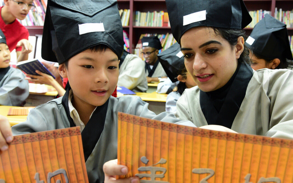 俄罗斯高考有多难？“汉语”让学生头大，中国学生深表同情