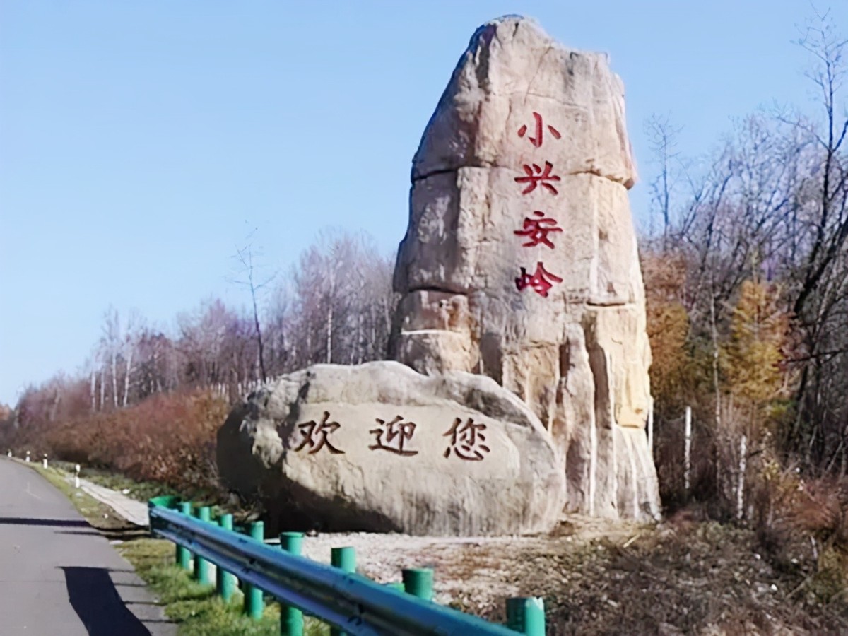 刑场上，战士亲手枪杀12名同志后自杀，用枪声发出绝密情报