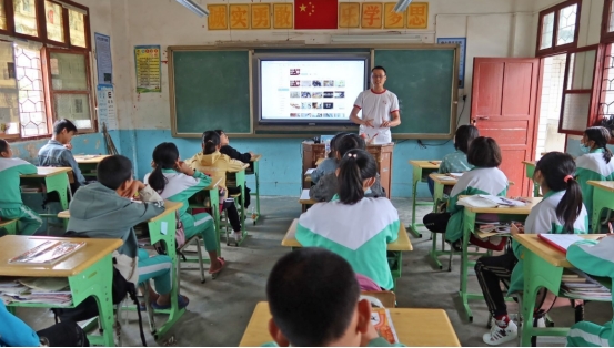 小学生作文《爷爷做的菜》走红，催泪内容引起共鸣，网友直呼感动