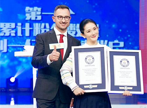 “湖南一姐”谢娜：低谷时有刘烨相伴，事业上有何炅遮风挡雨