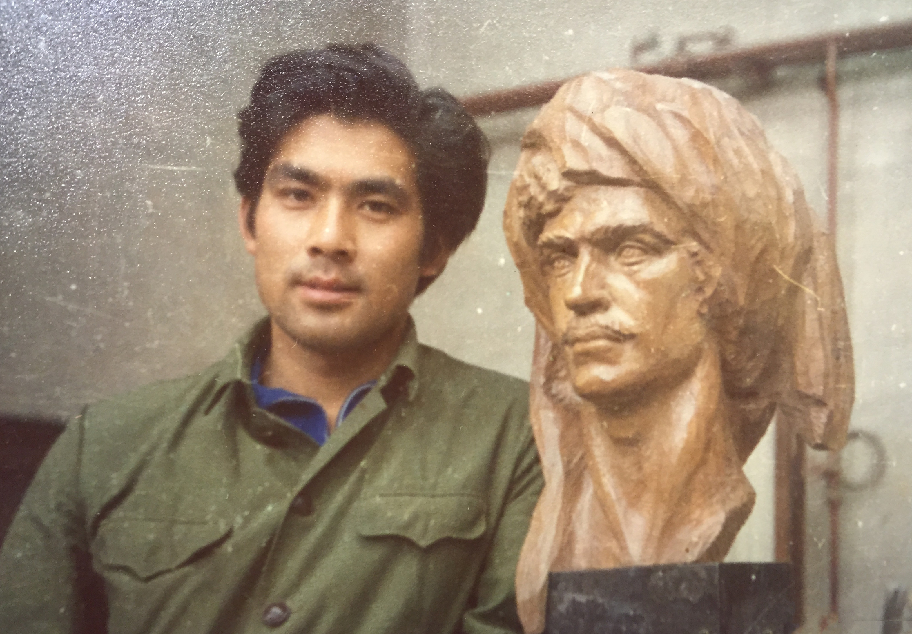 和80后小女友激吻,糟糠之妻却忍气吞声,朱时茂的御妻之术太高明