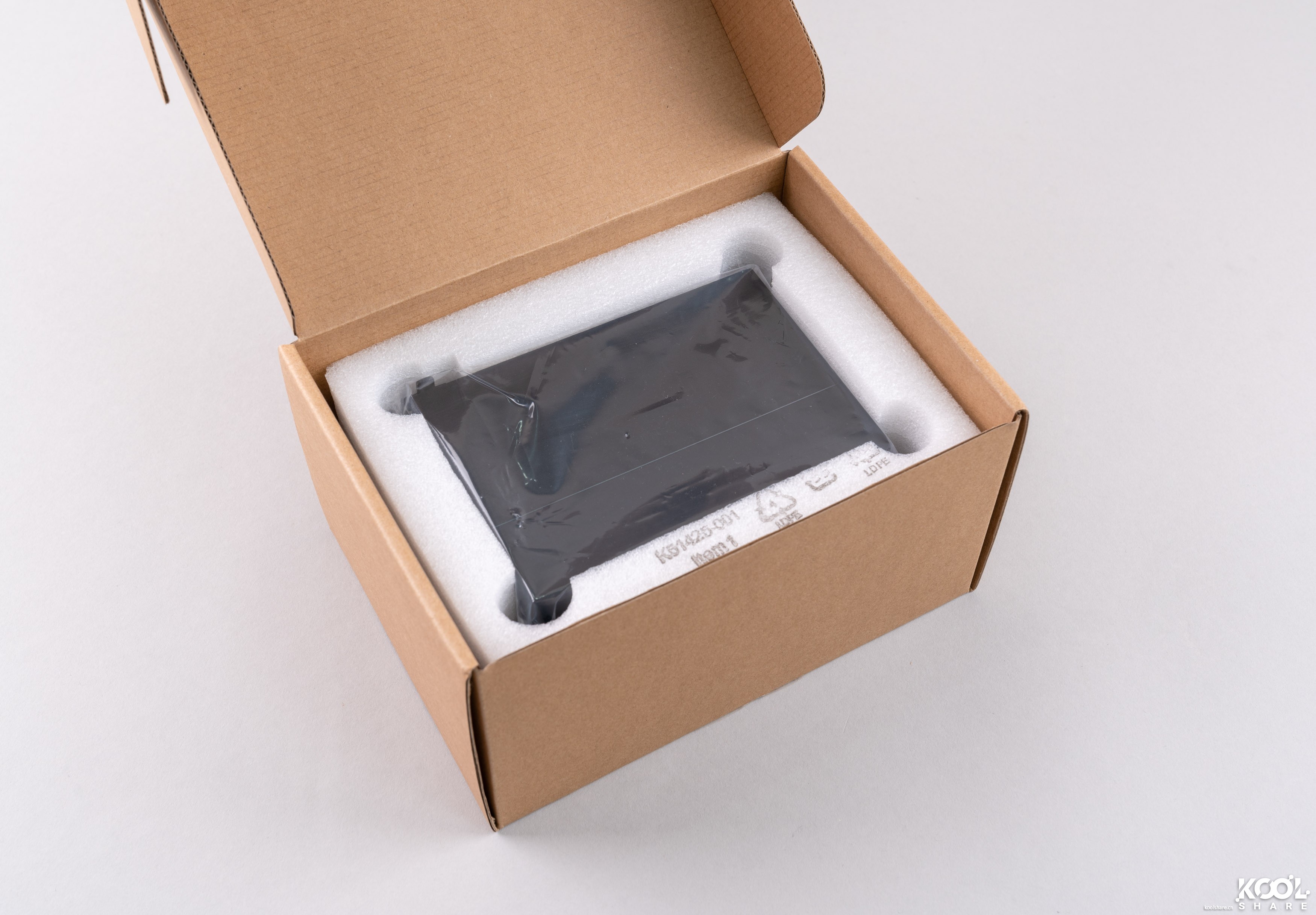 Intel NUC8CHK Chaco Canyon 开箱拆解评测