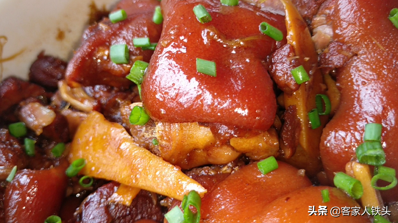 猪脚这样做才真叫香，不放一滴水，软糯口感好，出锅汁都吃不剩