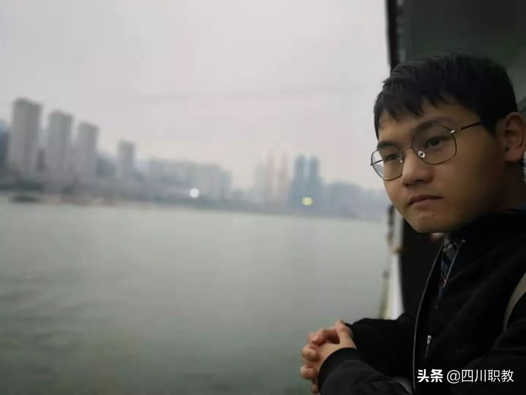 伟人故里唯一高校，近三年毕业生就业率达95%以上，广安职院来了