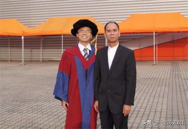 17年前，高考900分摘状元，考上北大的广东小伙，近况怎样？