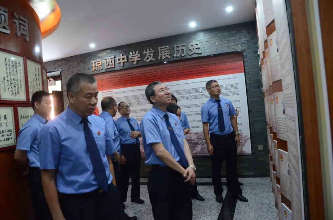 东方市检察院组织全体干警参观庆祝中国共产党成立 100周年职工书画展