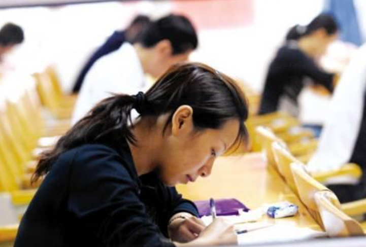 考公务员政审没过，原因是父母有“污点”，原来政审还查这些