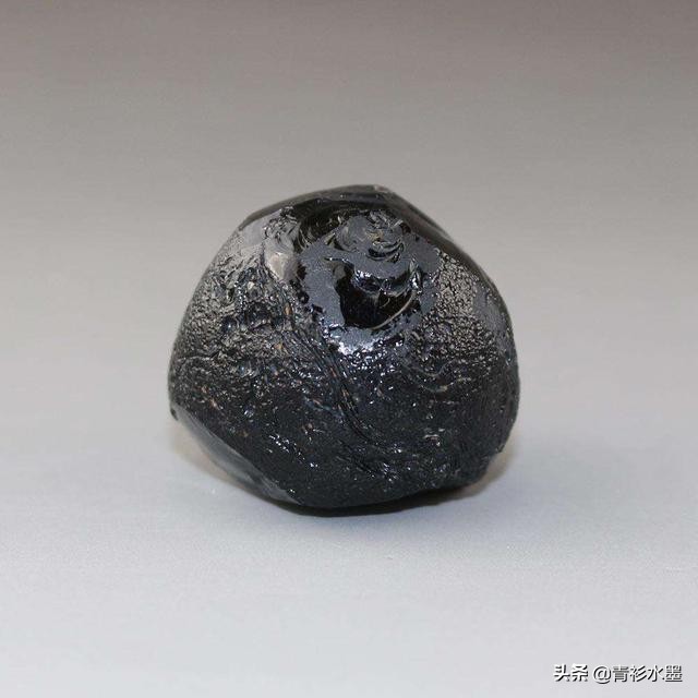 这些神秘的天外来物玻陨石，你要是捡到了就发大财了