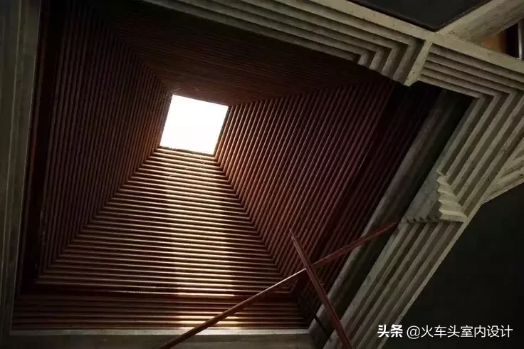 解构主义=凹造型？