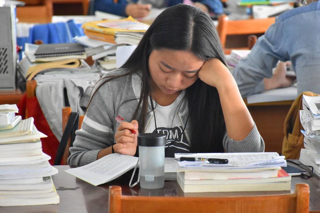 有点“倒霉”！高考成绩超本科线30多分，却“没书读”？