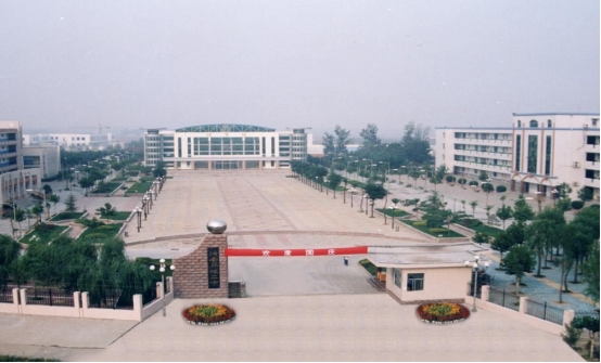 山东省中学TOP5，谁排第一存在争议，这所后起之秀令人称赞