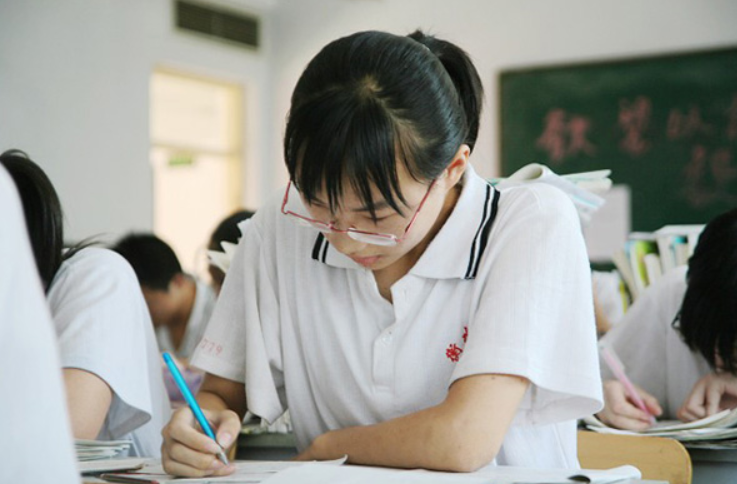 这所大学有点“惨”，本科一批招生无人问津，如今投档线降30分