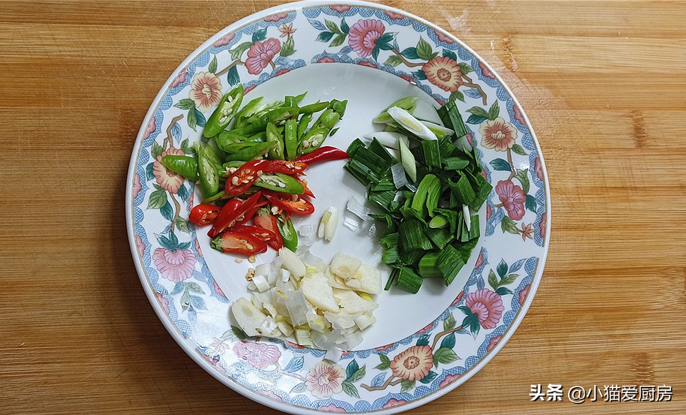 东北溜豆腐的做法大全（10分钟教你做出东北溜豆腐）