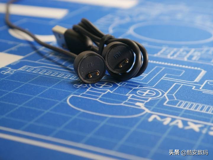 小米手环 6 NFC 上手：不是终点，更是起点