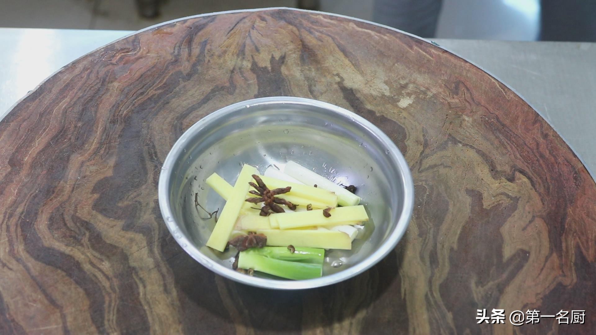 老鴨湯的做法,老鴨湯的做法 最正宗的做法