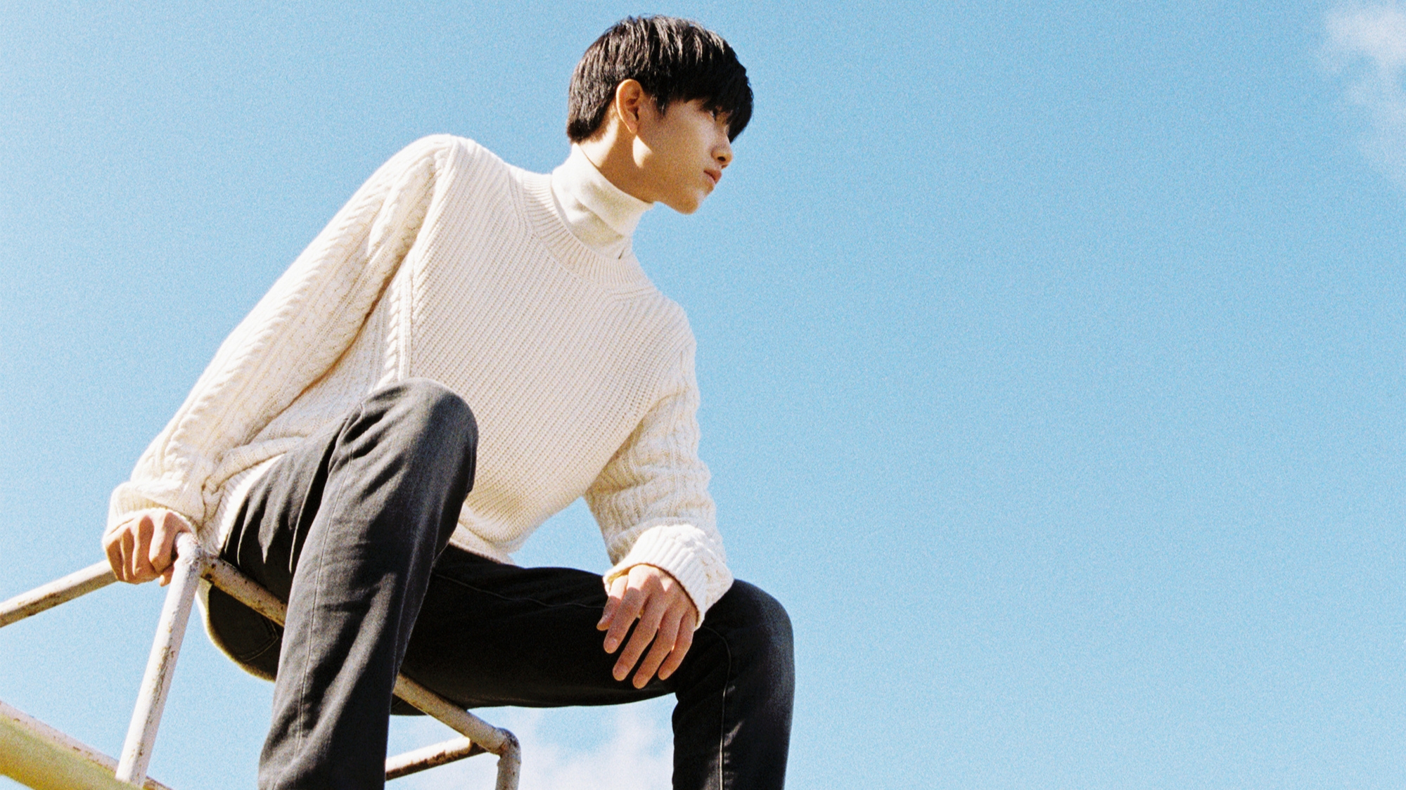 17岁的敖子逸新剧开拍，刚刚饰演完陈瑶弟弟的他，首次担任男主