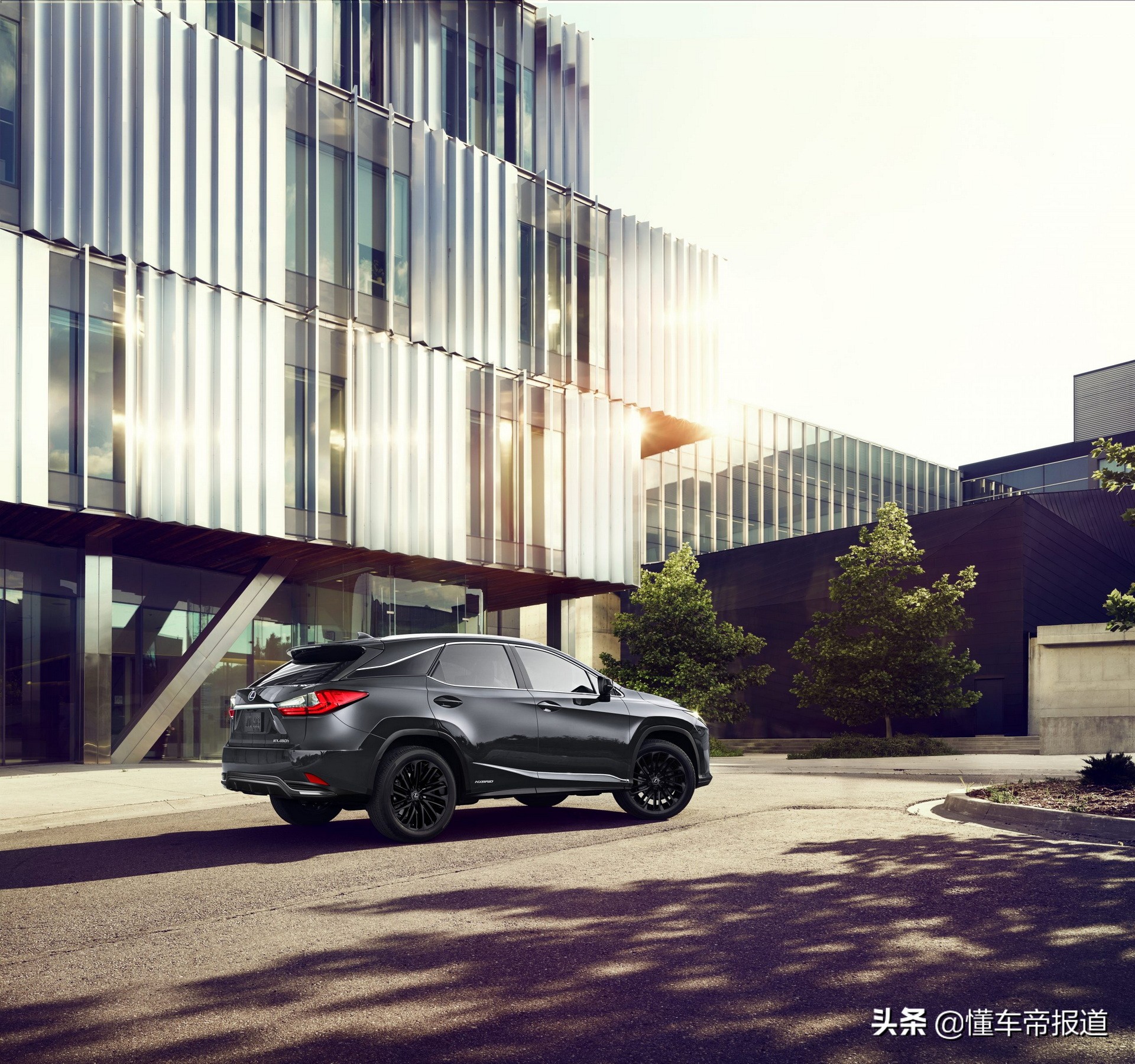 新车 | 雷克萨斯RX L特别版发布，约合人民币33.7万起，车身黑化
