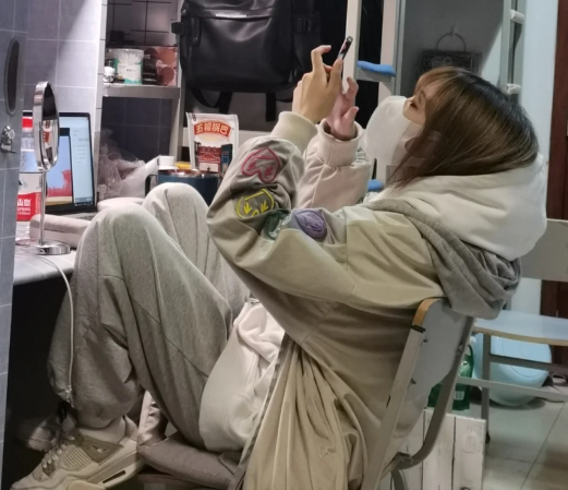 从“薅羊毛”到“节俭消费”，大学生群体的消费观变理性了？