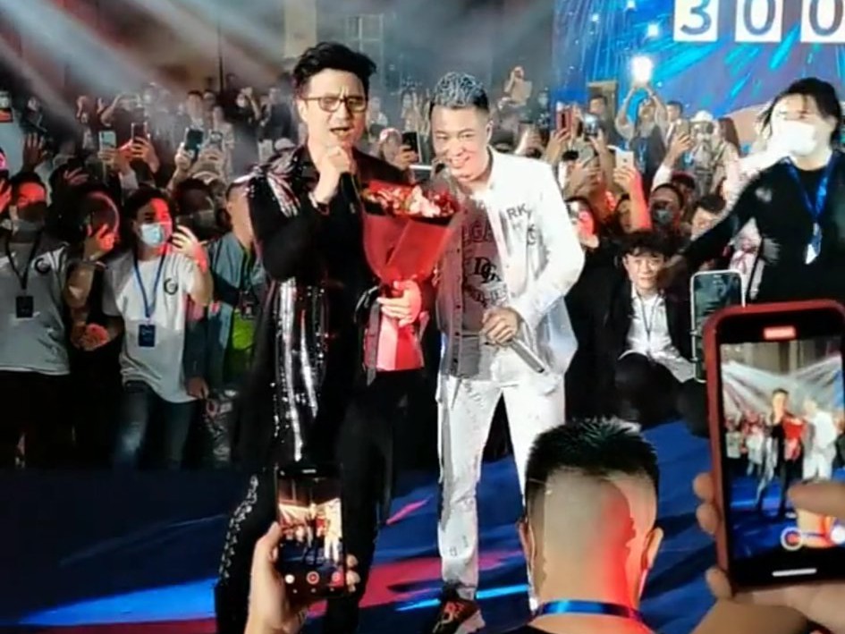 参加三江锅商演被骂“耍大牌”，汪峰老师我挺你，这锅咱不背！